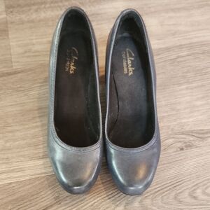 Clarks Women's Navy Pumps
